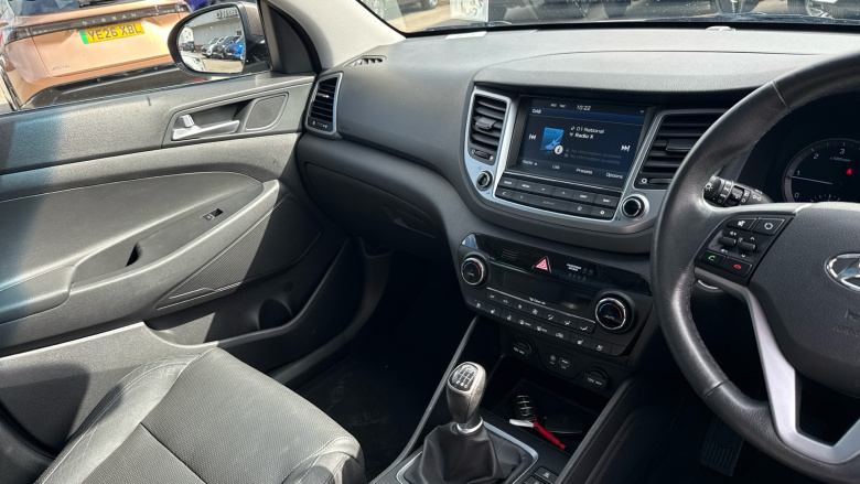 Hyundai Tucson 2.0 CRDi Blue Drive Premium SE 5dr 2WD Diesel Estate
